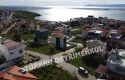 TÜRKAR’DAN SEFERİHİSAR AKARCA DENİZ TARAFINDA SATILIK ARSA