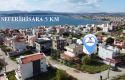 TÜRKAR’DAN SEFERİHİSAR AKARCA DENİZ TARAFINDA SATILIK ARSA