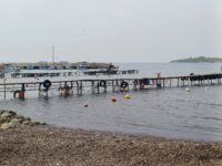 AKARCA’DA DENİZE SIFIR TİNY HOUSE & TİCARİ KULLANIMA UYGUN ARSA