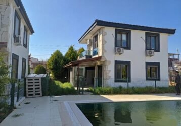 SEFERİHİSAR DOĞANBEY’DE BUTİK SİTEDE HAVUZLU 3+1 MÜSTAKİL VİLLA