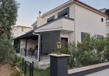 CUMHURİYET MAH. 3+1 BAHÇELİ SATILIK KÖŞE VİLLA