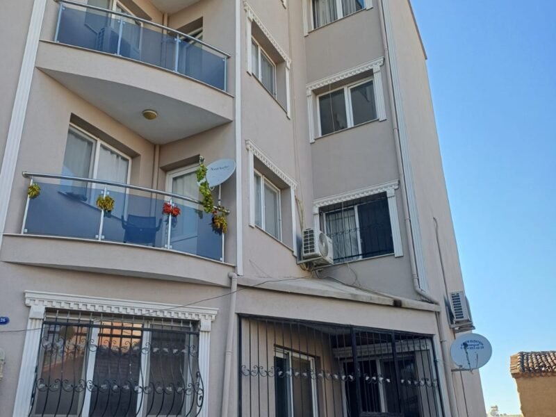 SEFERİHİSAR HIDIRLIK MERKEZDE 2. KAT 3+1 KAPALI MUTFAK KİRALIK DAİRE
