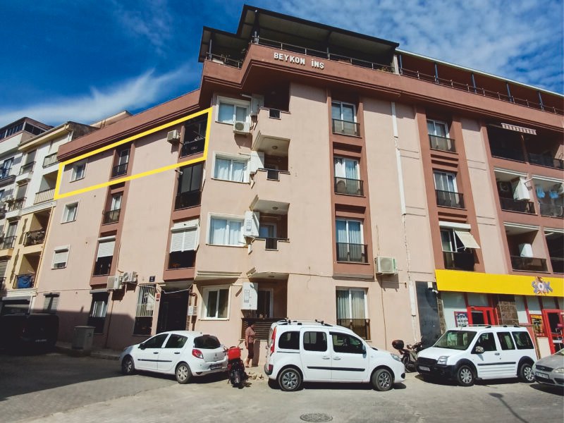 SEFERİHİSAR HIDIRLIK MAHALLESİNDE ASANSÖRLÜ BİNADA 2+1 SATILIK DAİRE